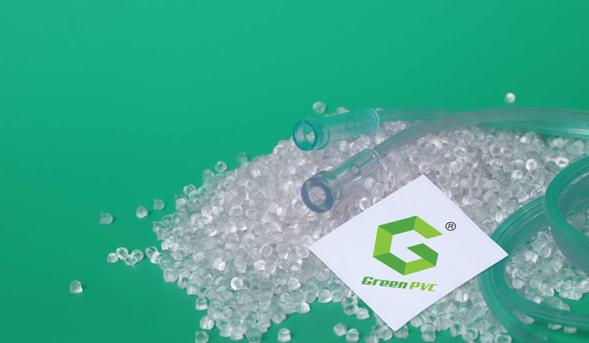 Transparent PVC compound for medical devices